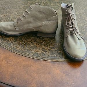 Sam Edelman olive leather ankle boot NWOT